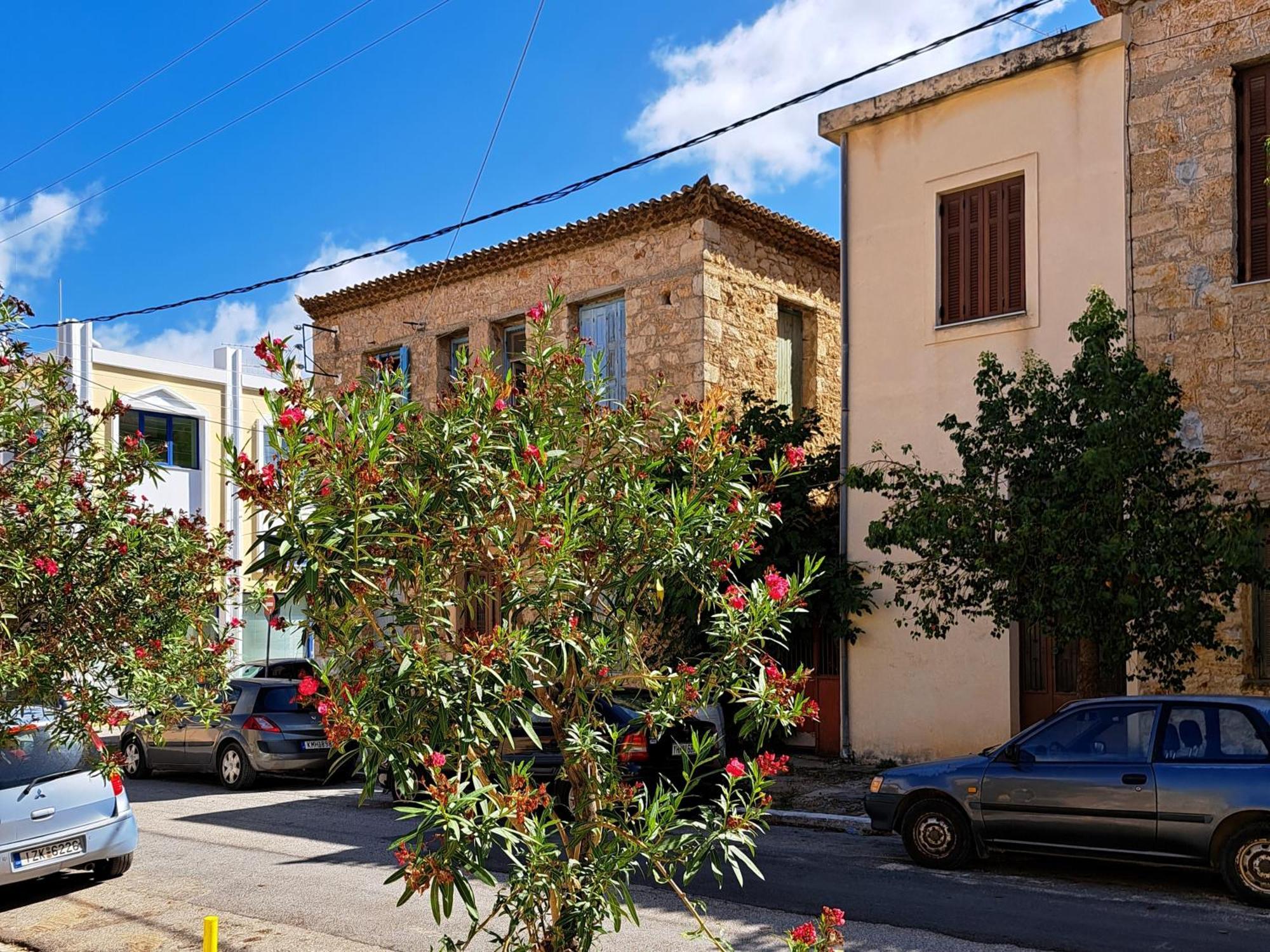 Family Stone Apartment Kyparissia Ngoại thất bức ảnh
